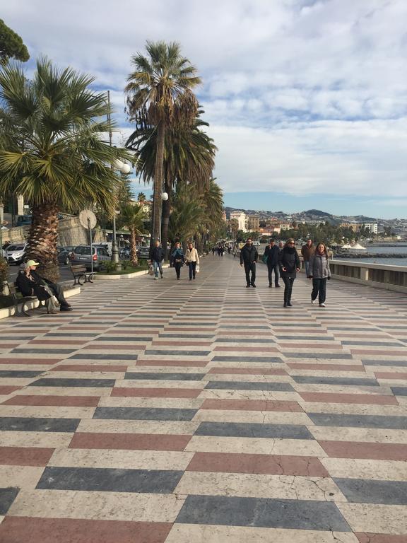 L'Attico Di Anna Apartment Sanremo Ngoại thất bức ảnh