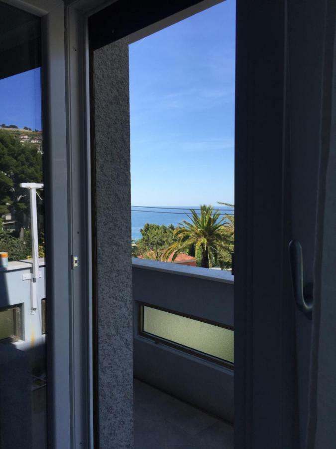 L'Attico Di Anna Apartment Sanremo Ngoại thất bức ảnh